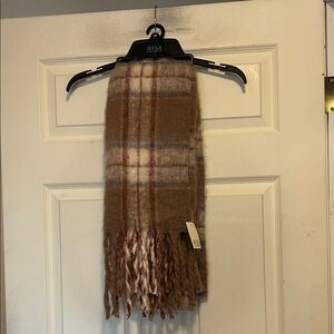 a.n.a. Plaid Scarf Tan